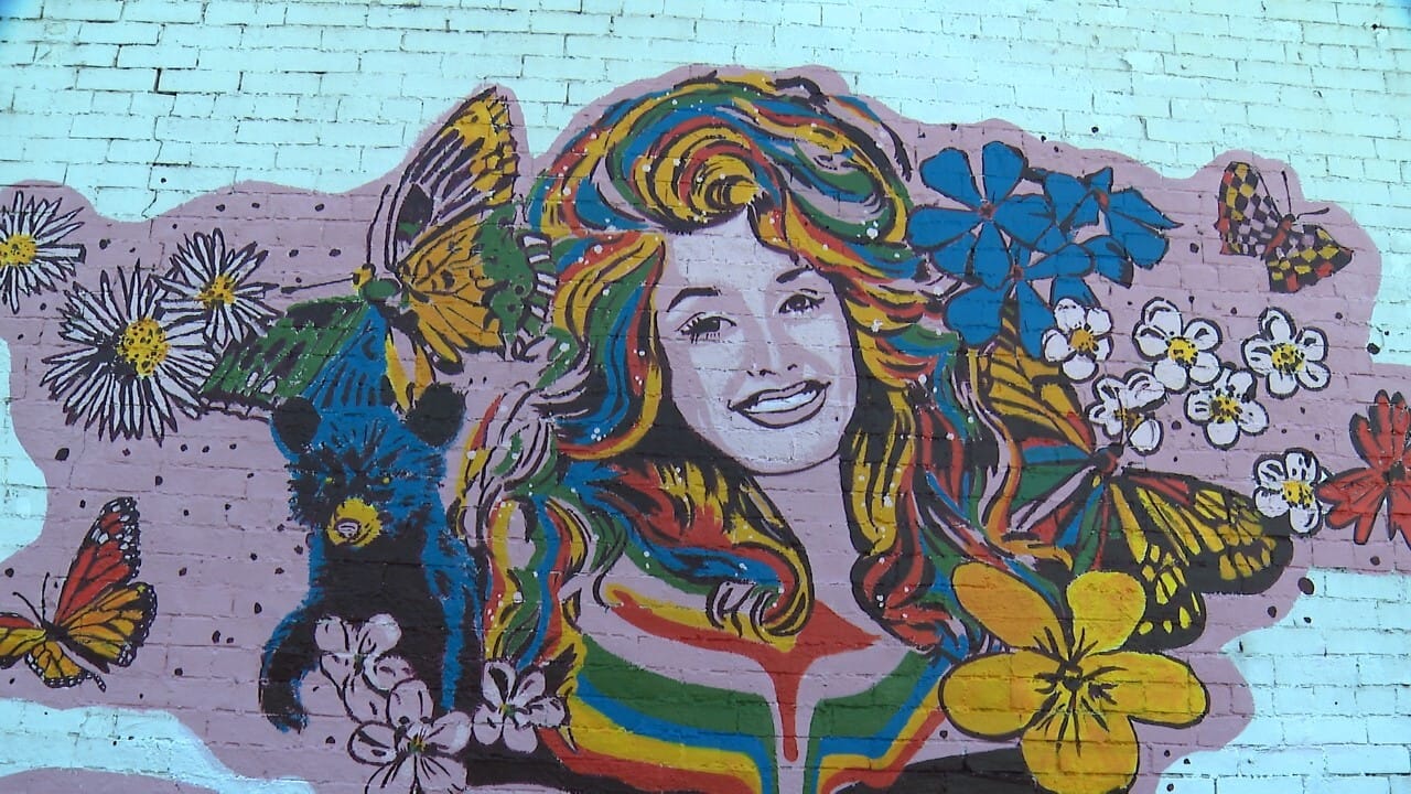 Dolly Parton: The Patron Saint of Graffiti