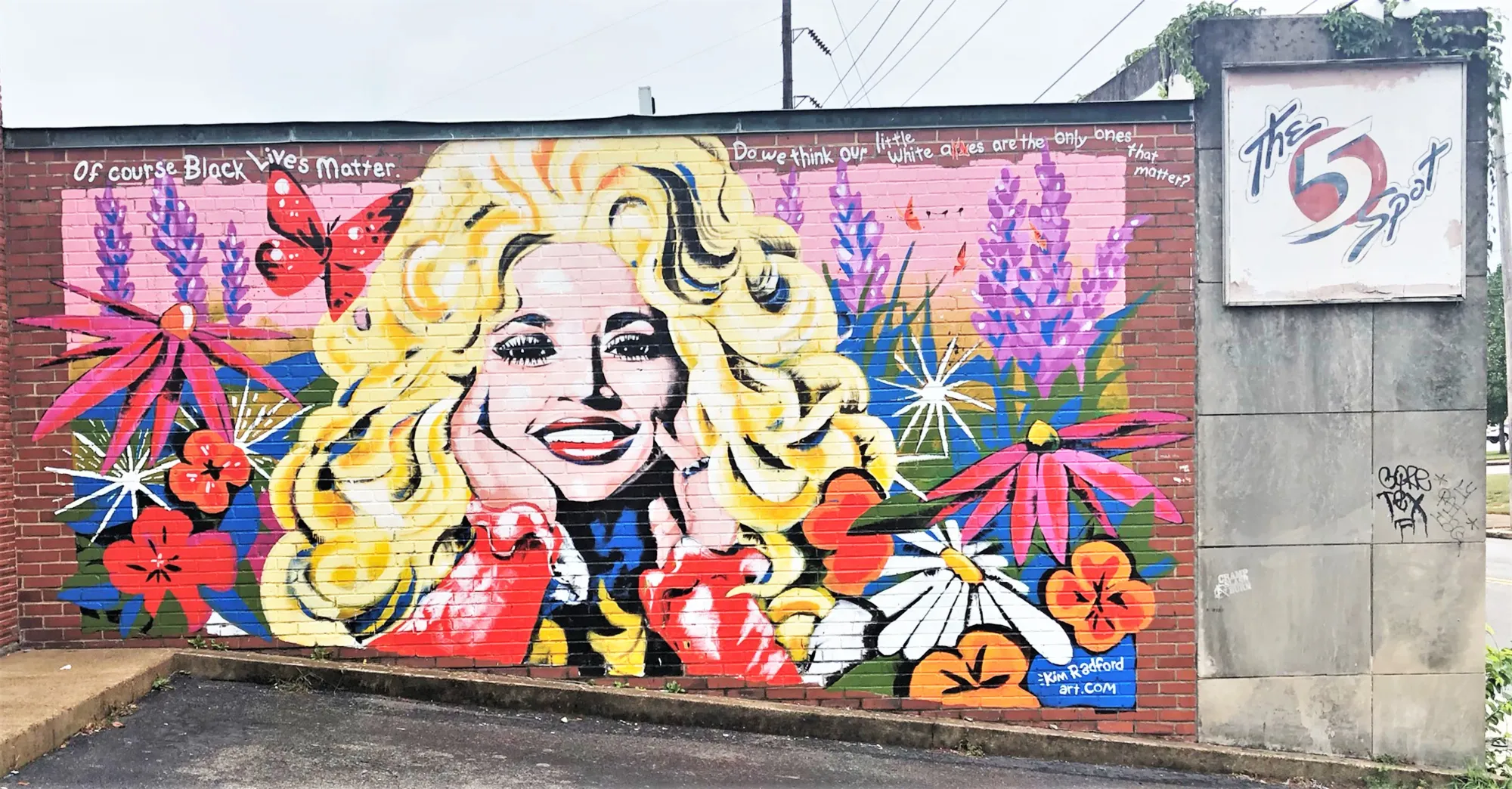 Dolly Parton: The Patron Saint of Graffiti