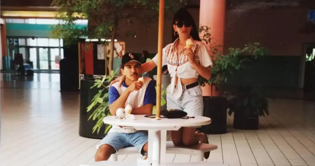 1980s shopping malls couple
